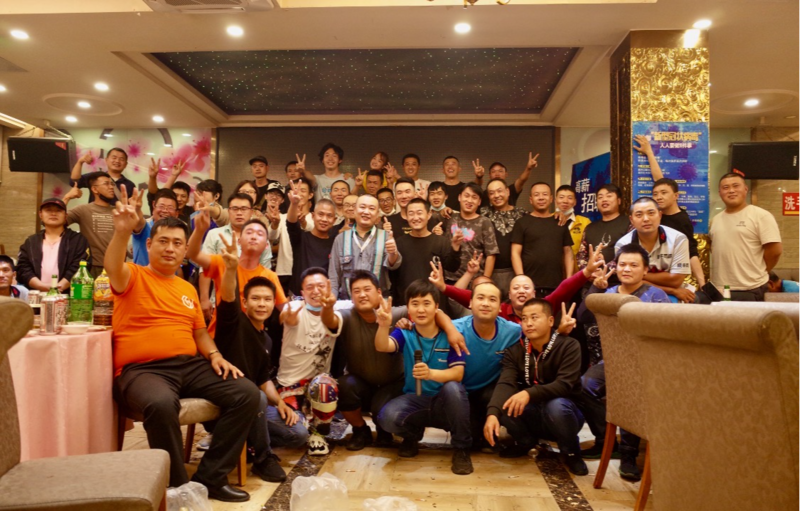 9月21日,骑士联盟第十九次聚餐合影。李一鸣 摄