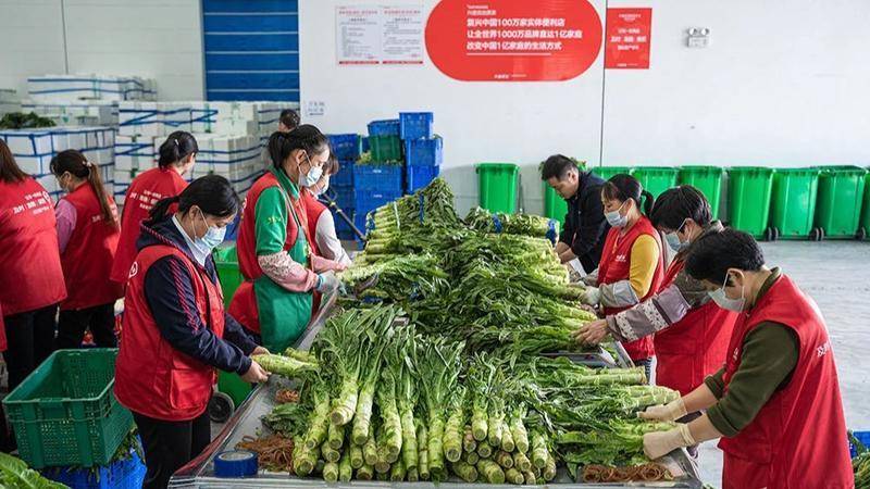 兴盛优选分拣工在长沙 图源/视觉中国