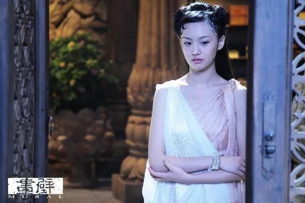 小白花长相的郑爽