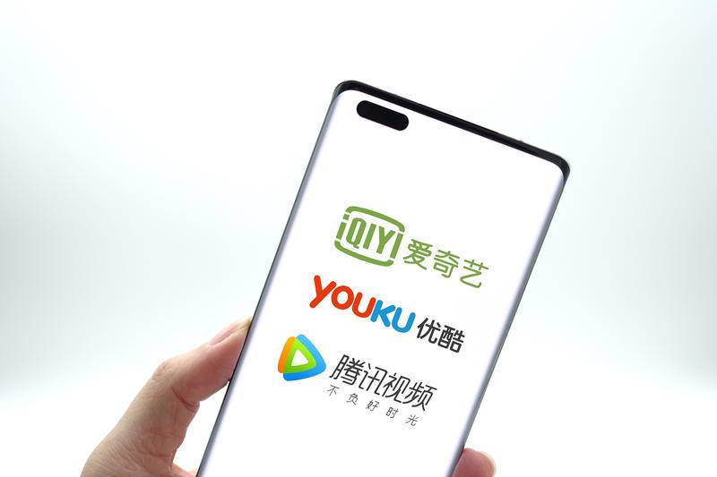 爱奇艺、优酷和腾讯视频,是长视频平台的代表。来源:视觉中国
