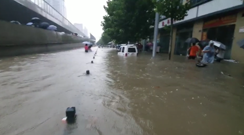 郑州市20日下午的街道情况。图片由受访者提供