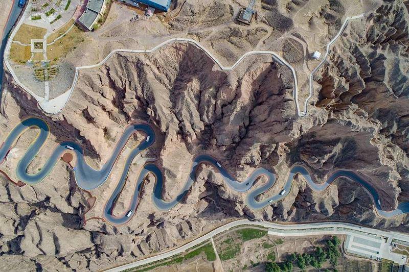 黄河石林旅游风景区的22道弯,是本次越野比赛的路线之一。图片来源:视觉中国